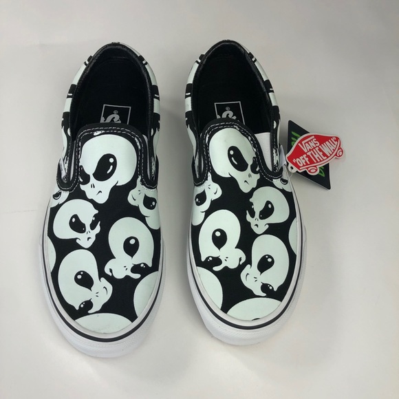 Vans Off The Wall Classic Slip On ‘Alien Ghosts’ - Picture 4 of 10